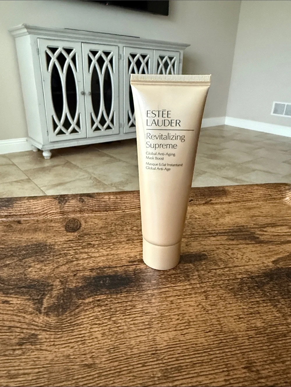 Estee Lauder Beige Anti-Aging Mask Tube - Picture 3 of 3